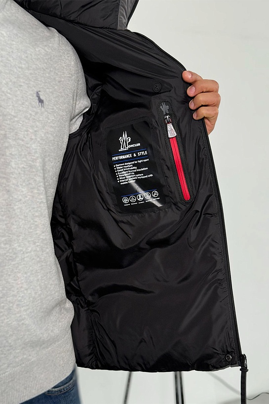 Мужская утеплённая куртка Moncler серого цвета