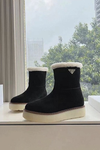 Женские замшевые ботинки с мехом Prada Suede Premium   