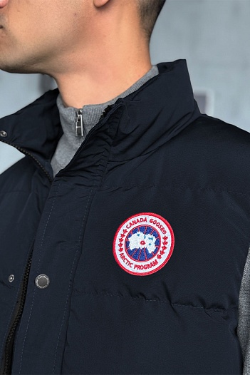 Жилет тёмно-синего цвета Canada Goose logo-patch   