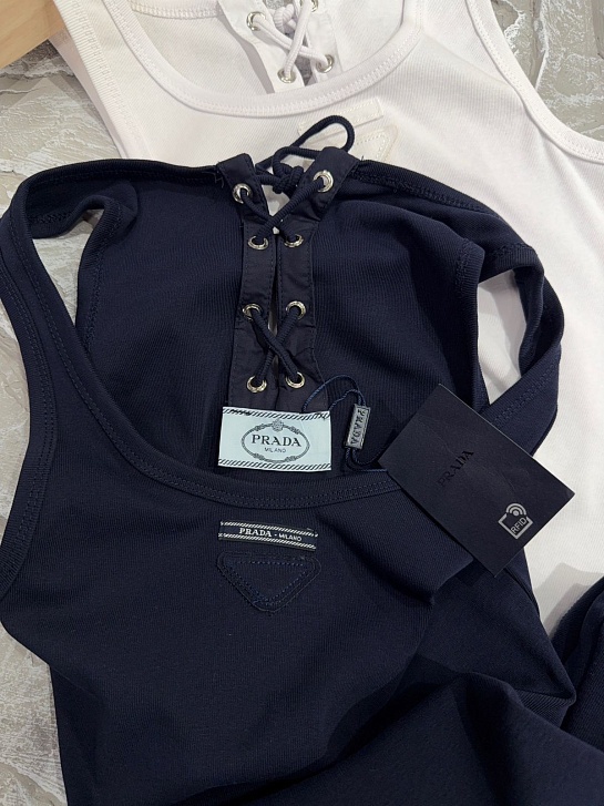 Женский чёрный топ Prada