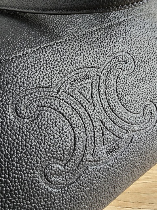 Кожаная сумка Celine Triomphe 44x26 см