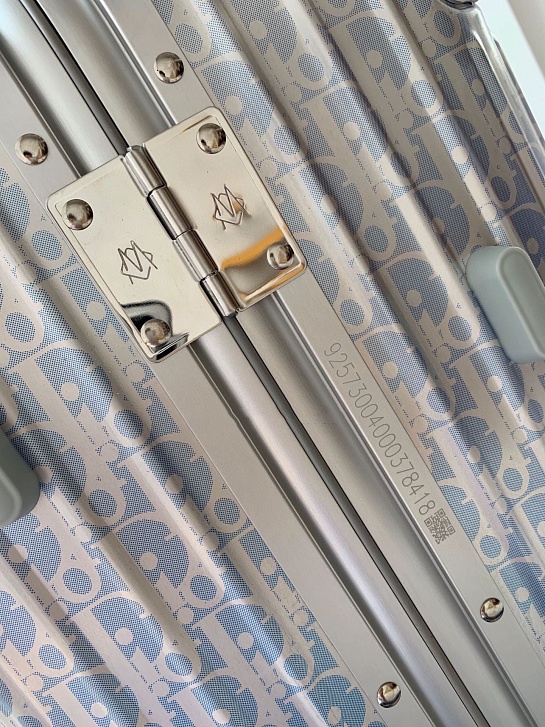 Чемодан Rimowa x Dior Aluminum Gradient L Premium 79x48x27 см