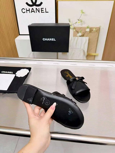 Женские кожаные шлёпанцы Chanel premium   