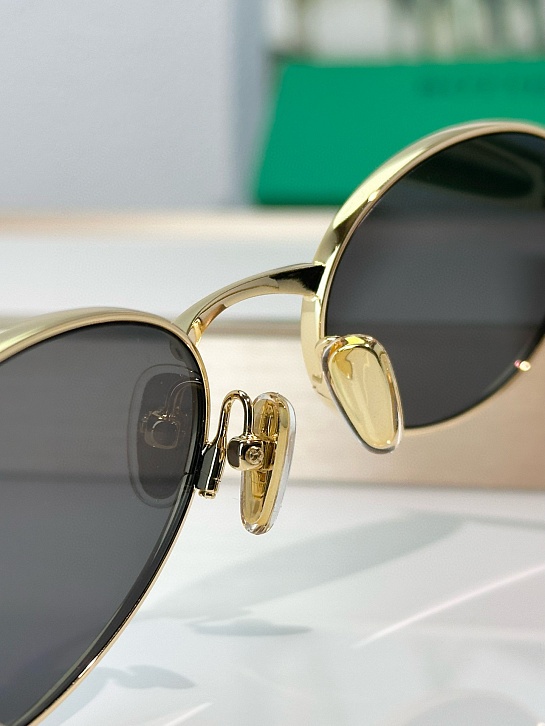 Солнцезащитные очки Bottega Veneta Sardine Oval