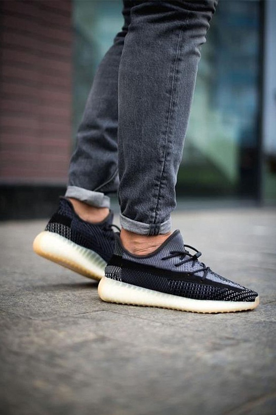 Кроссовки Adidas Yeezy Boost 350 V2 "Carbon" Premium