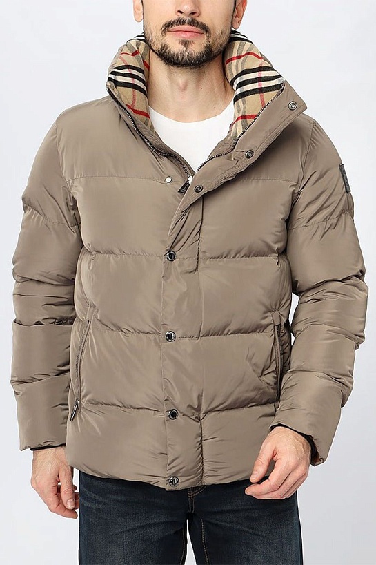 Бежевая куртка Burberry London England logo-patch
