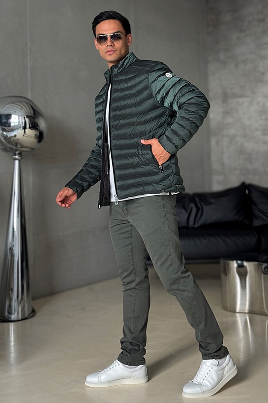 Мужская зелёная куртка Moncler logo-patch