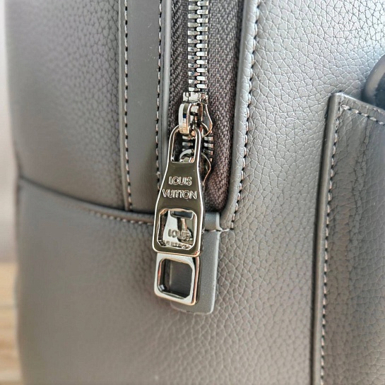 Кожаный рюкзак Louis Vuitton Takeoff Aerogram 43x30x14 см