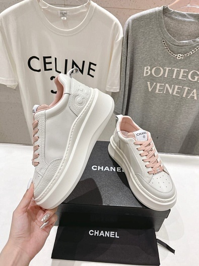 Женские кожаные кроссовки Chanel   