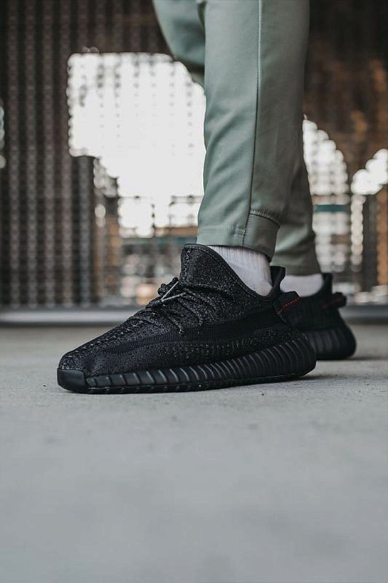 Кроссовки Adidas Yeezy Boost 350 V2 - Triple Black Premium