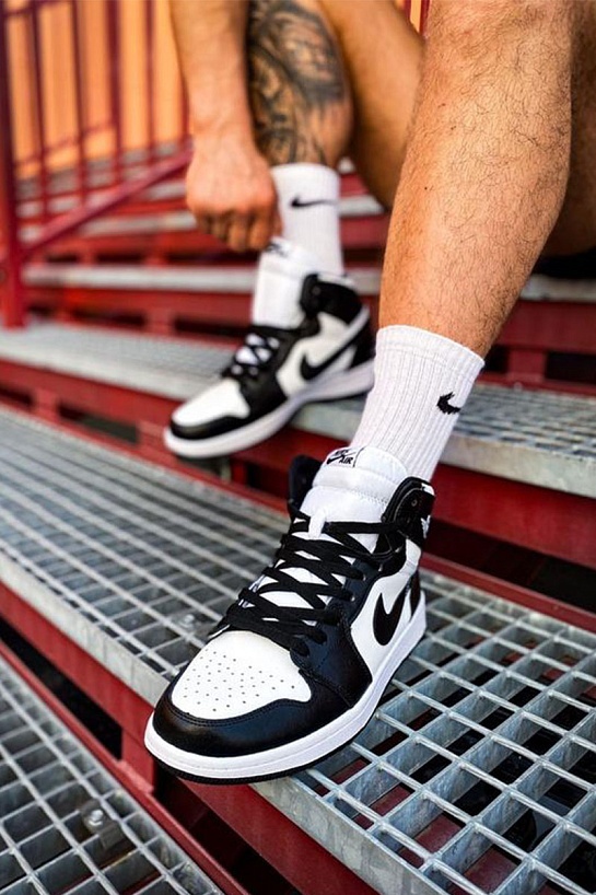 Кроссовки Nike Air Jordan 1 Retro High - Black / White
