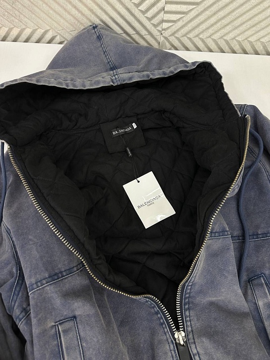Женский оверсайз бомбер Balenciaga