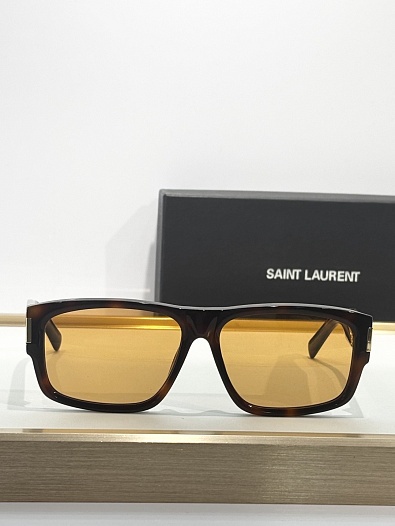 Солнцезащитные очки Yves Saint Laurent   