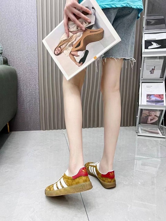 Женские кроссовки Gucci x Adidas Gazelle Collaboration - Brown