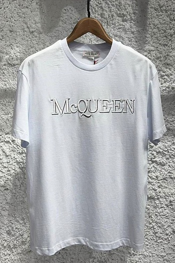 Белая оверсайз футболка Alexander McQueen embroidered logo   
