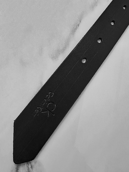 Мужской кожаный ремень Calvin Klein чёрного цвета