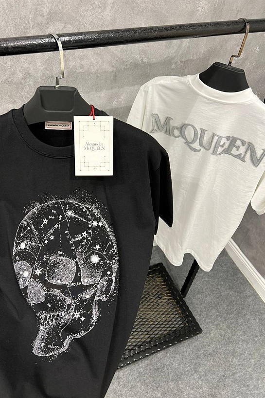 Футболка чёрного цвета Alexander McQueen Skull