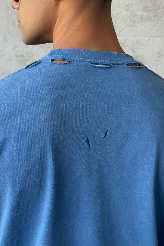 Синяя оверсайз футболка Balenciaga с рваной отделкой