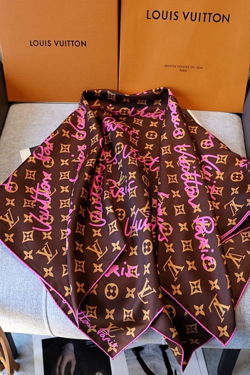 Платок Louis Vuitton LV Script Square premium 89x88 см   