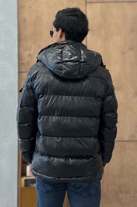 Мужская куртка с матовым эффектом чёрного цвета Moncler Maya Short