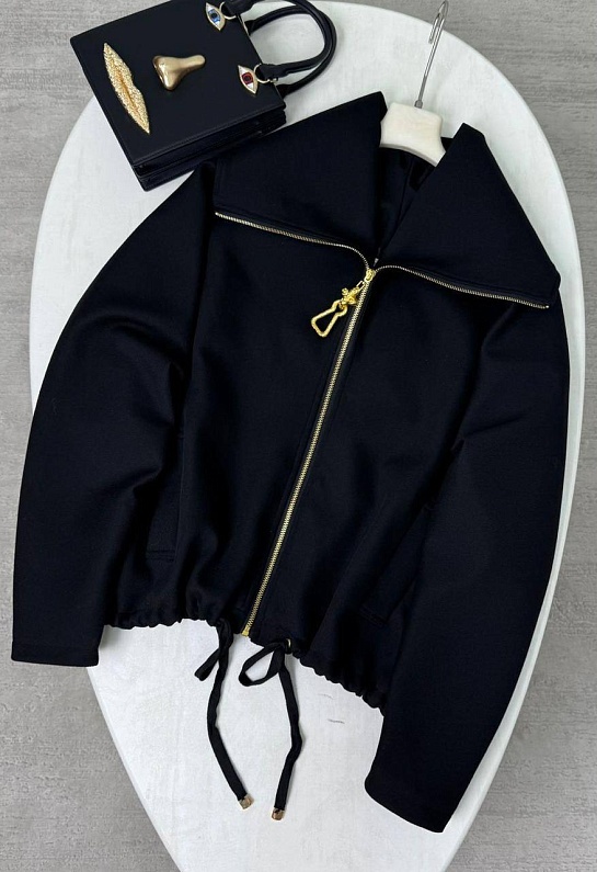 Женская куртка чёрного цвета Schiaparelli premium