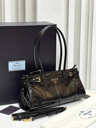 Кожаная чёрная сумка Prada Naplak Premium 32x15x11 см   