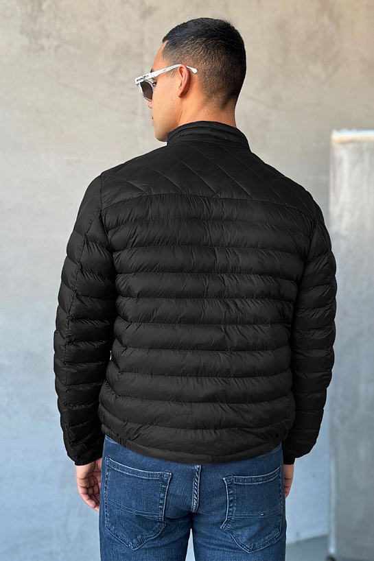 Мужская чёрная куртка Moncler Benamou