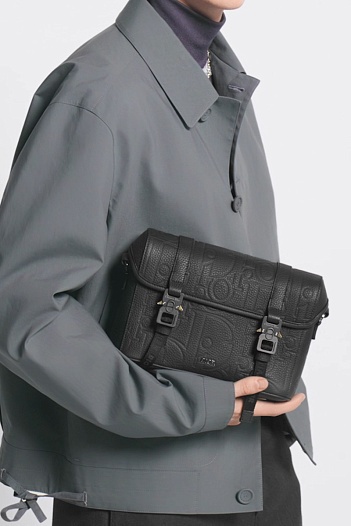 Кожаная сумка-мессенджер Dior Hit The Road 25x18 см   