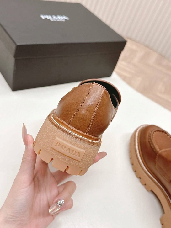 Женские кожаные лоферы Prada Premium - Brown