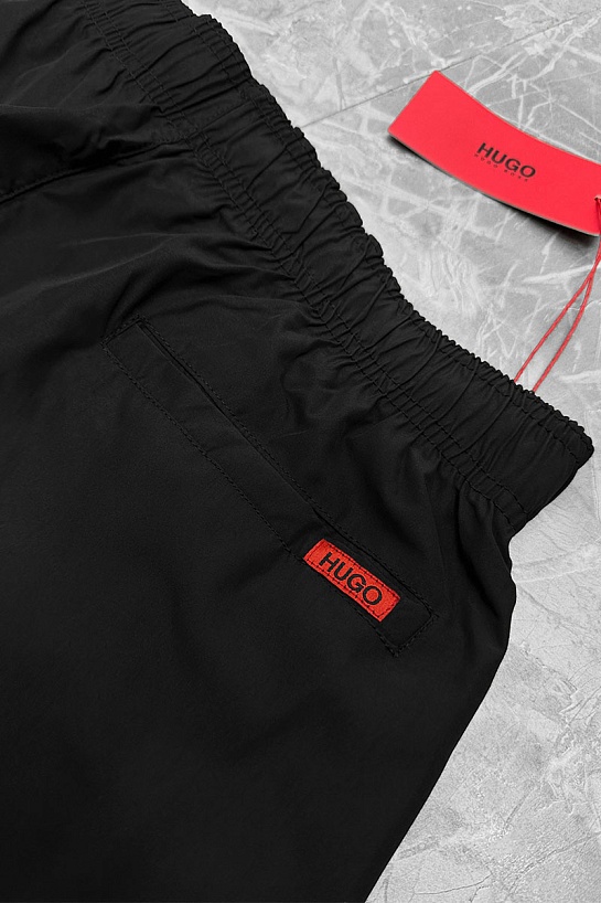 Мужские чёрные шорты Hugo Boss logo-print