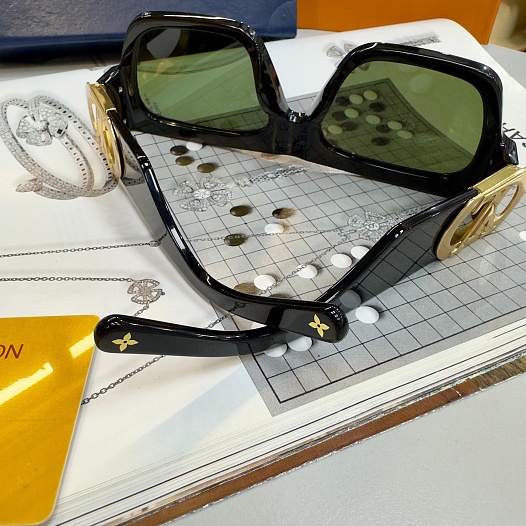 Солнцезащитные очки Louis Vuitton Link Square   