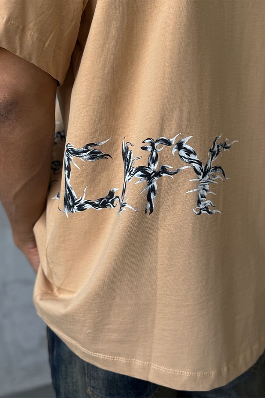 Бежевая оверсайз футболка Givenchy Barbed Wire