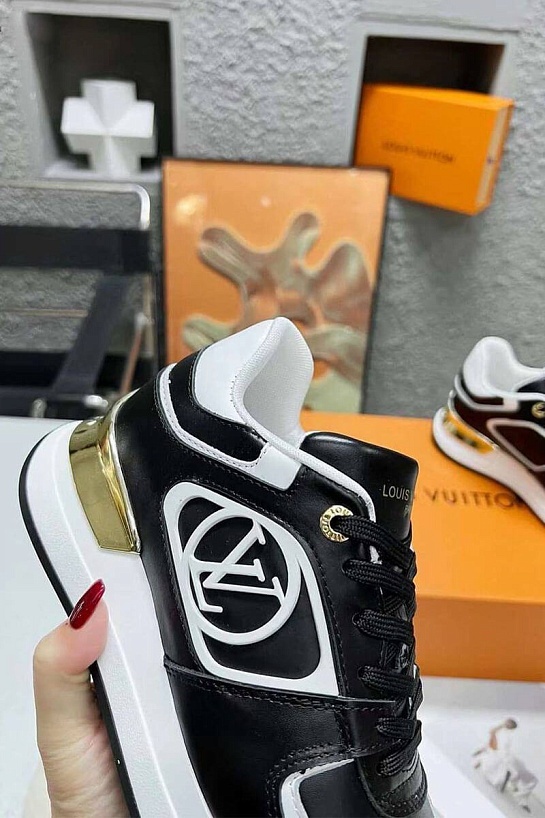 Женские кожаные кроссовки Louis Vuitton Neo Run Away