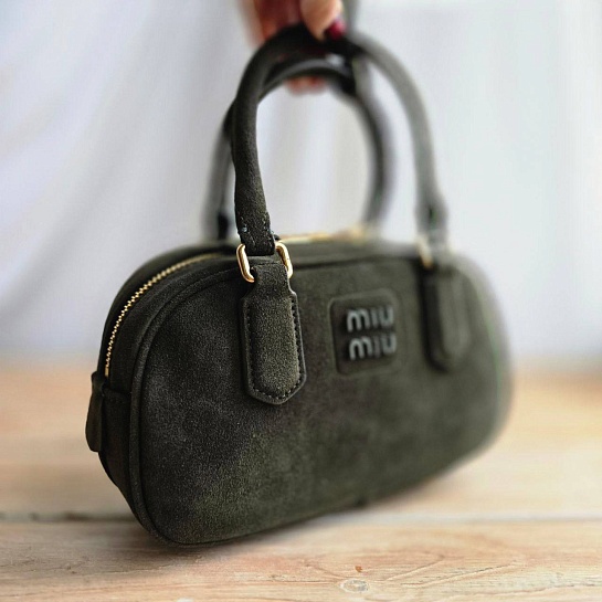 Замшевая зелёная сумка MIU MIU 23x13 см