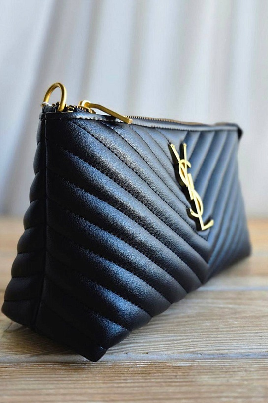 Кожаная чёрная сумка Yves Saint Laurent 24x20 см
