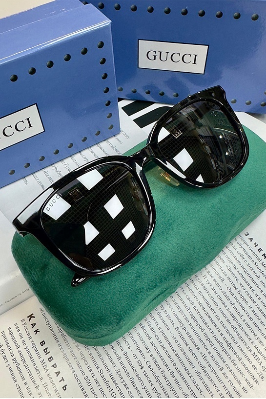 Солнцезащитные очки Gucci GG logo