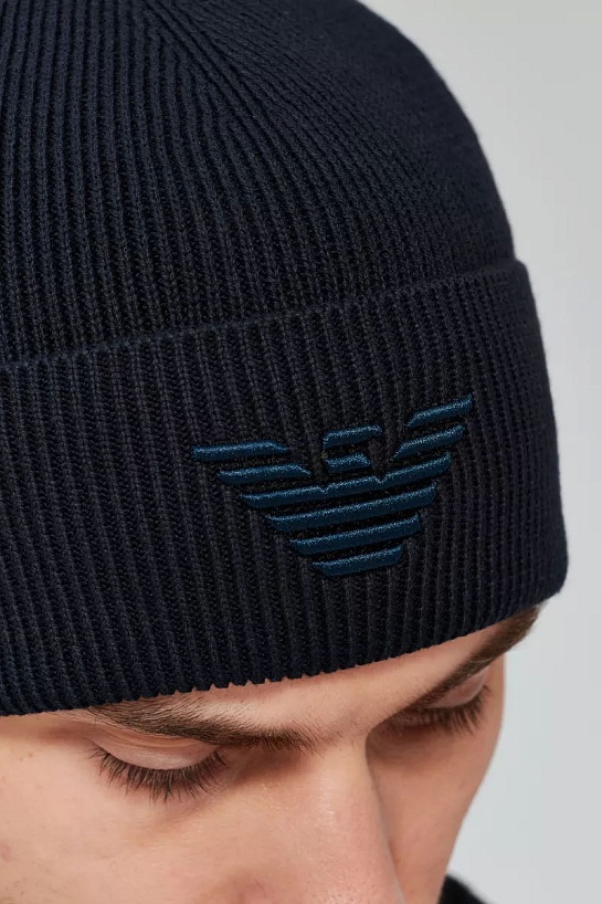 Шапка синего цвета Emporio Armani