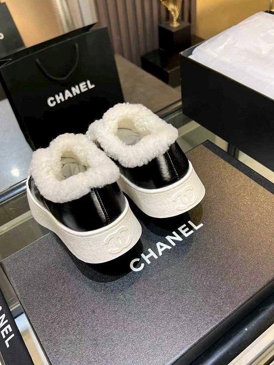 Женские кожаные кроссовки с мехом Chanel premium - Black