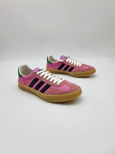 Женские кроссовки Gucci x Adidas Gazelle Collaboration - Pink   