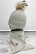 Комплект из шапки и шарфа бежевого цвета Moncler logo-patch