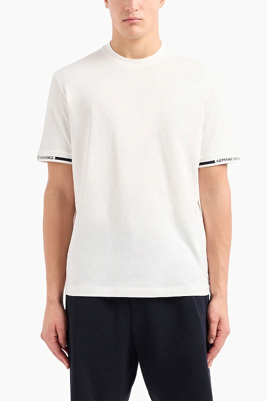 Футболка белого цвета Armani Exchange logo-tape