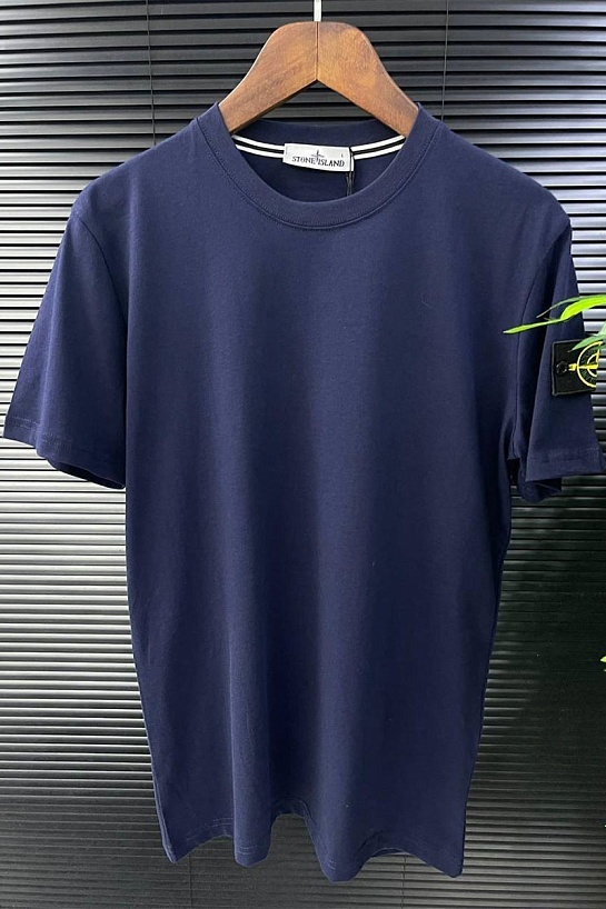 Тёмно-синяя мужская футболка с патчем на плече Stone Island