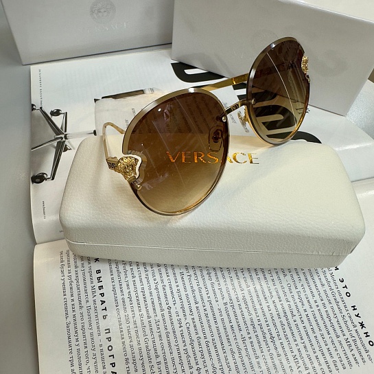 Солнцезащитные очки Versace Glam Medusa