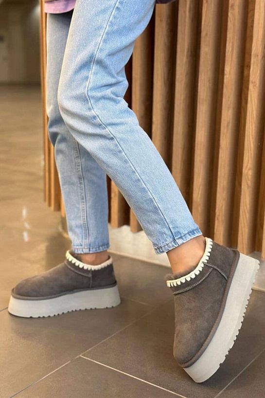 Женские зимние слиперы с мехом UGG Tasman