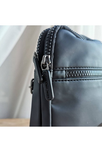Мужская чёрная сумка Calvin Klein 27x23 см   