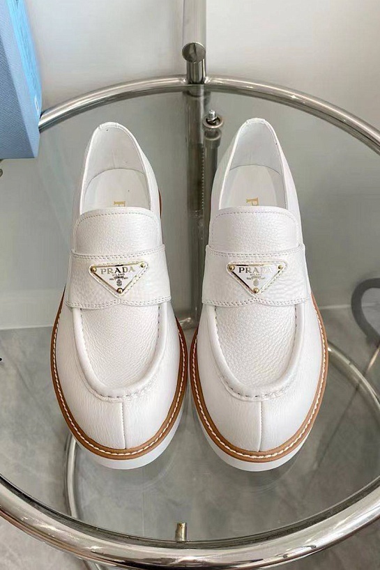 Женские кожаные лоферы Prada Premium - White