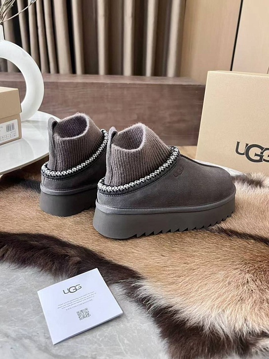 Женские ботинки UGG Classic Mini Cresent - Grey