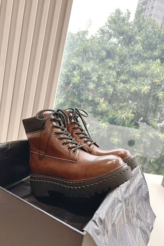 Женские коричневые ботинки Prada Premium