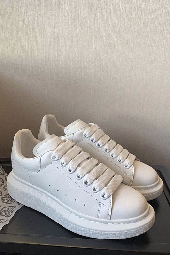 Женские кожаные кроссовки Alexander McQueen Triple White premium   