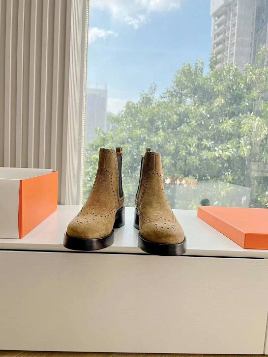 Женские замшевые ботинки Hermes Premium коричневого цвета